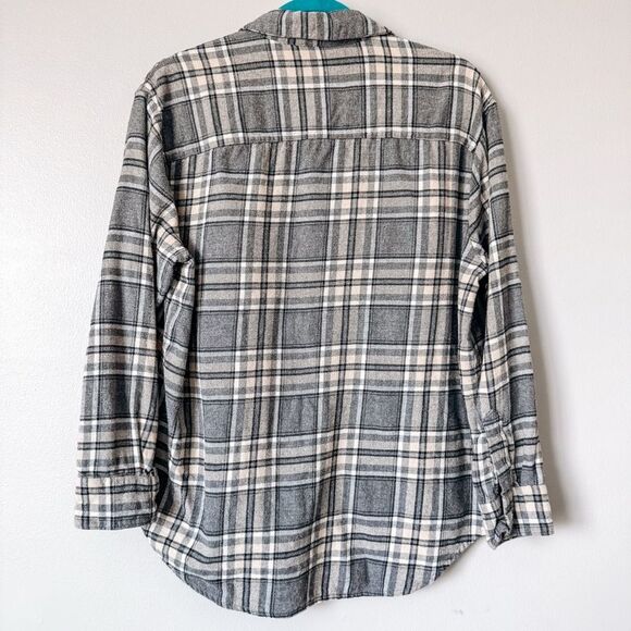 Old Navy Grey Plaid The Boyfriend Button Down Shirt Size Small - Picture 7 of 7